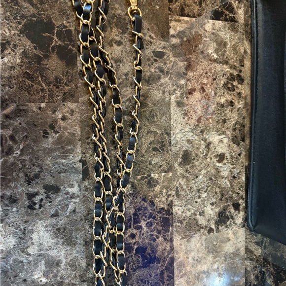 Elegant Black Badgley Mischka Quilted Women's Bag - Picture 11 of 12